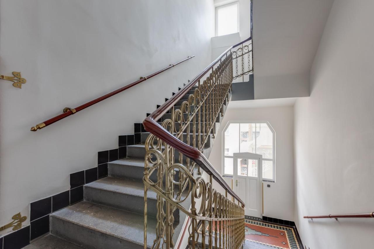 Luxury Riverside Apartments In The Center Of Прага Екстериор снимка