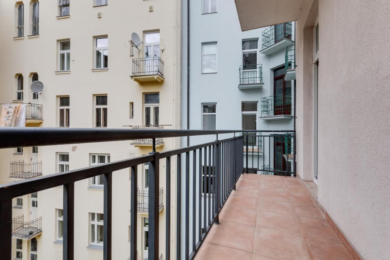 Luxury Riverside Apartments In The Center Of Прага Екстериор снимка